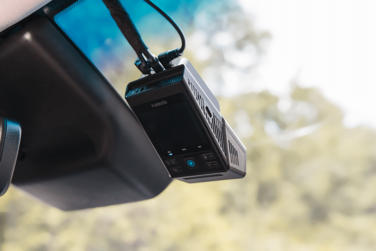 VUEROID S1 4K_Image_Lifestyle_Install_03 VUEROID S1 4K_Image_Lifestyle_Install_03