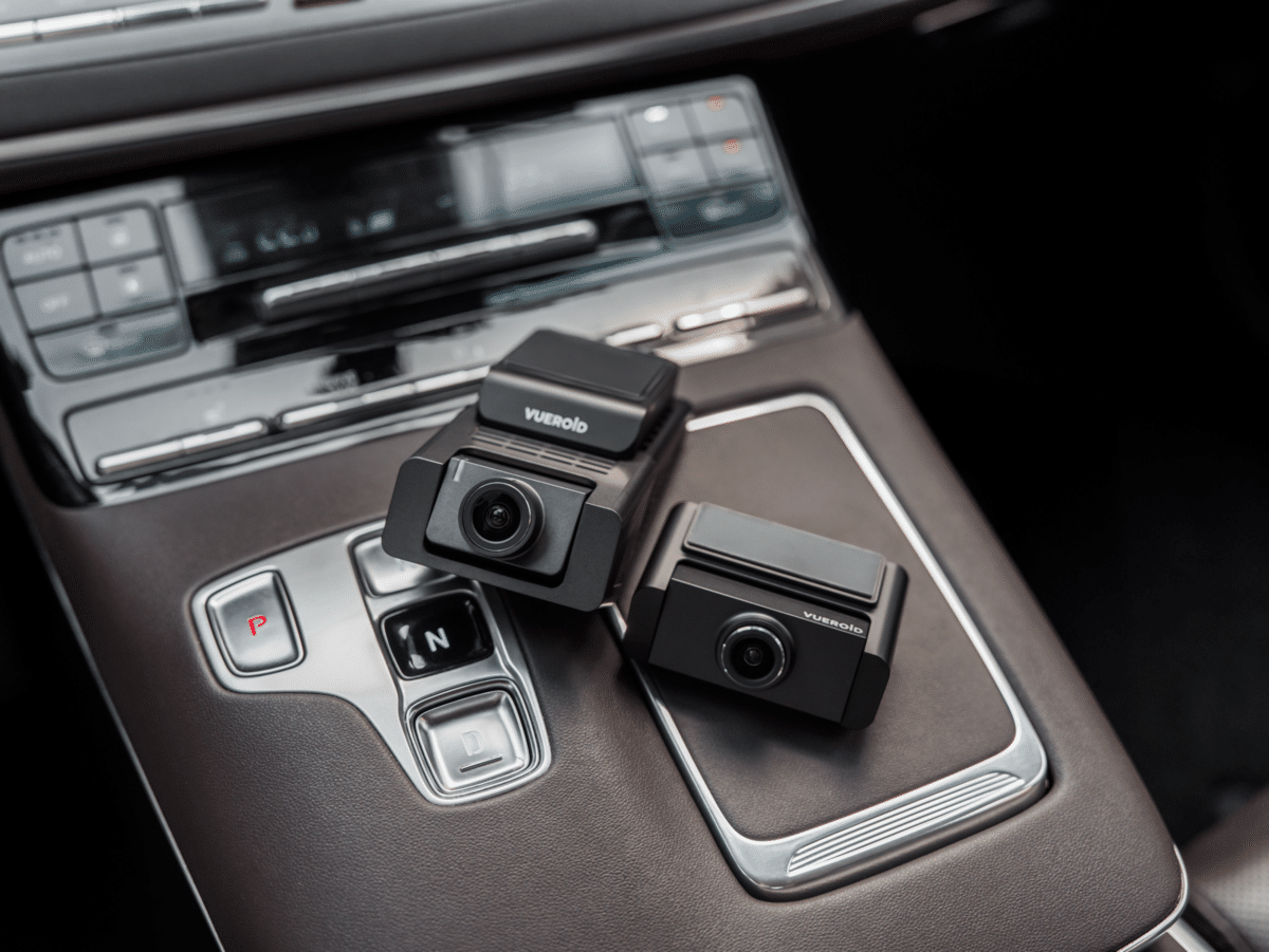 VUEROID S1 4K_Image_Lifestyle_in Car_01 VUEROID S1 4K_Image_Lifestyle_in Car_01