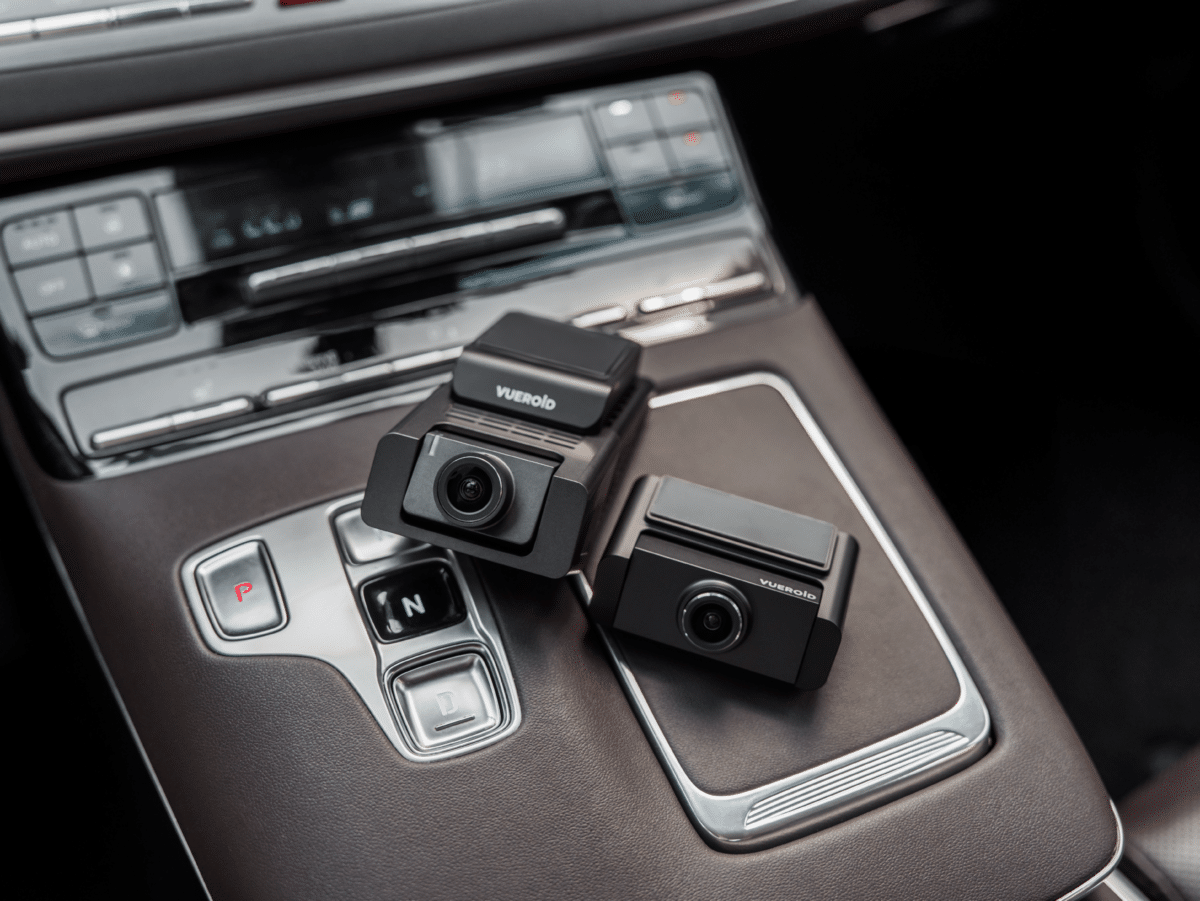 VUEROID S1 4K_Image_Lifestyle_in Car_01 VUEROID S1 4K_Image_Lifestyle_in Car_01