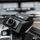 VUEROID S1 4K_Image_Lifestyle_in Car_02