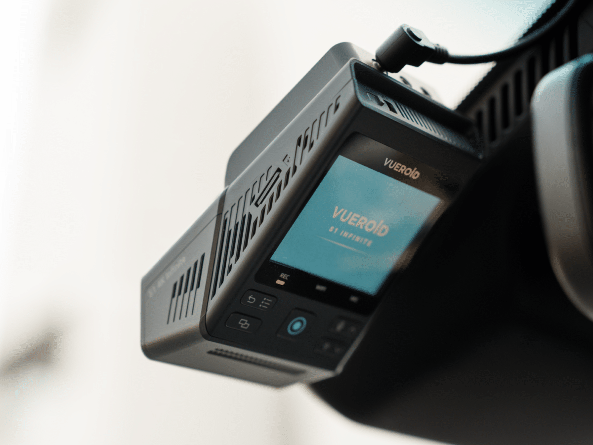 VUEROID S1 4K_Image_Lifestyle_in Car_11 VUEROID S1 4K_Image_Lifestyle_in Car_11